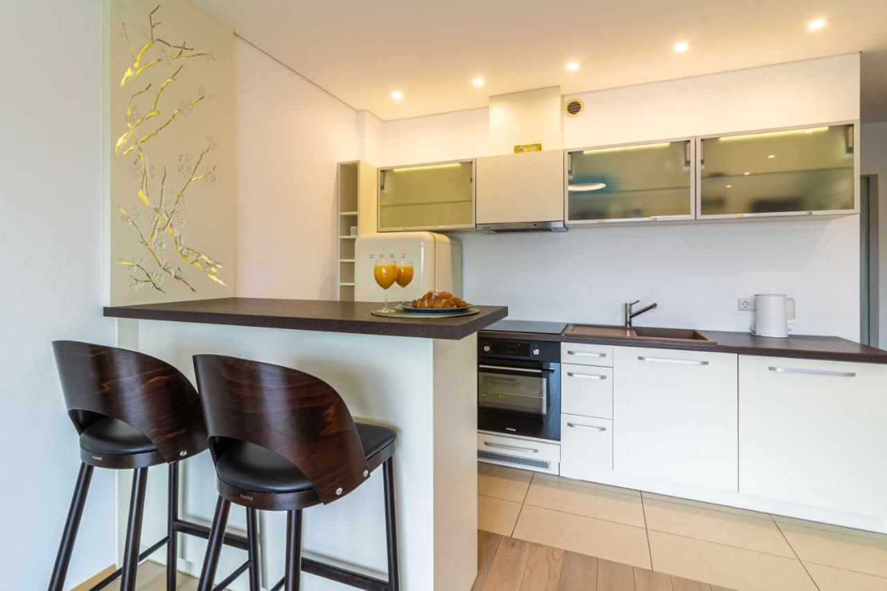Cohost I Sunny Center Apt, Covered Parking, Balcony & Self Check-In Kaunas Exteriér fotografie