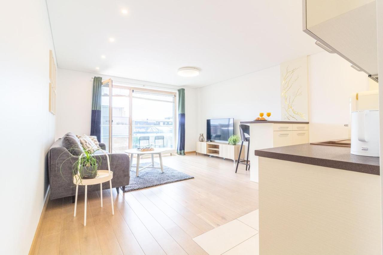 Cohost I Sunny Center Apt, Covered Parking, Balcony & Self Check-In Kaunas Exteriér fotografie