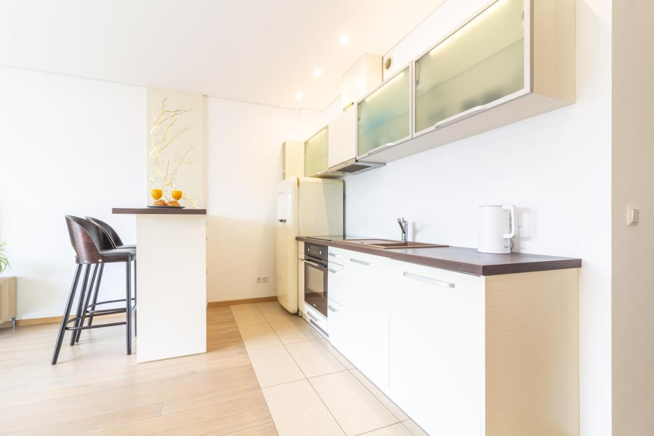 Cohost I Sunny Center Apt, Covered Parking, Balcony & Self Check-In Kaunas Exteriér fotografie